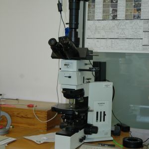 Badatelsky Polarizacni Mikroskop S Fotozarizenim